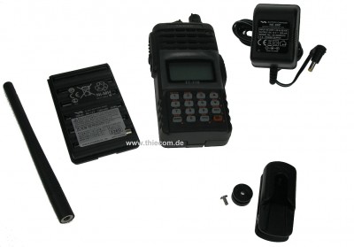 yaesu-ft270-zubehoer-mitgeliefert.jpg