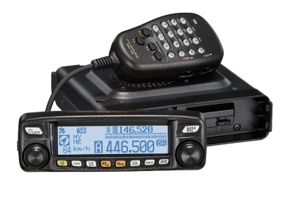 yaesu-ftm-100de-bild1.jpg